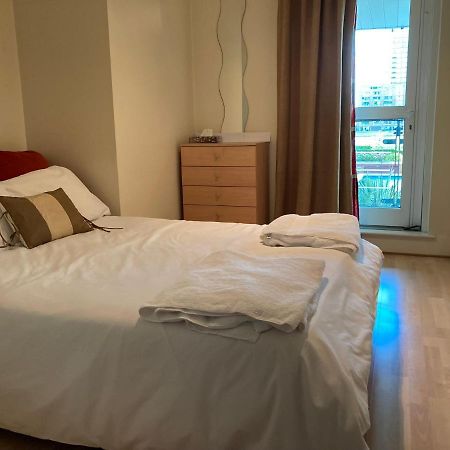 St George Wharf Apartment Londres Exterior foto